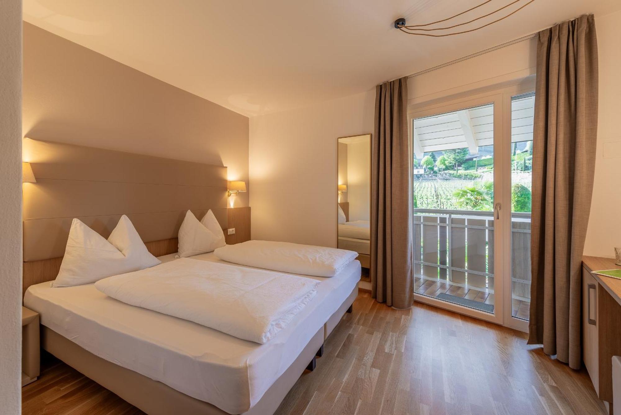 Tirolerin Garni Hotel Tramin an der Weinstraße Buitenkant foto